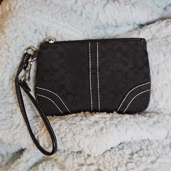 Vintage Coach Black Signature C Wristlet White Contrast Stitching Y2K - Picture 3 of 5